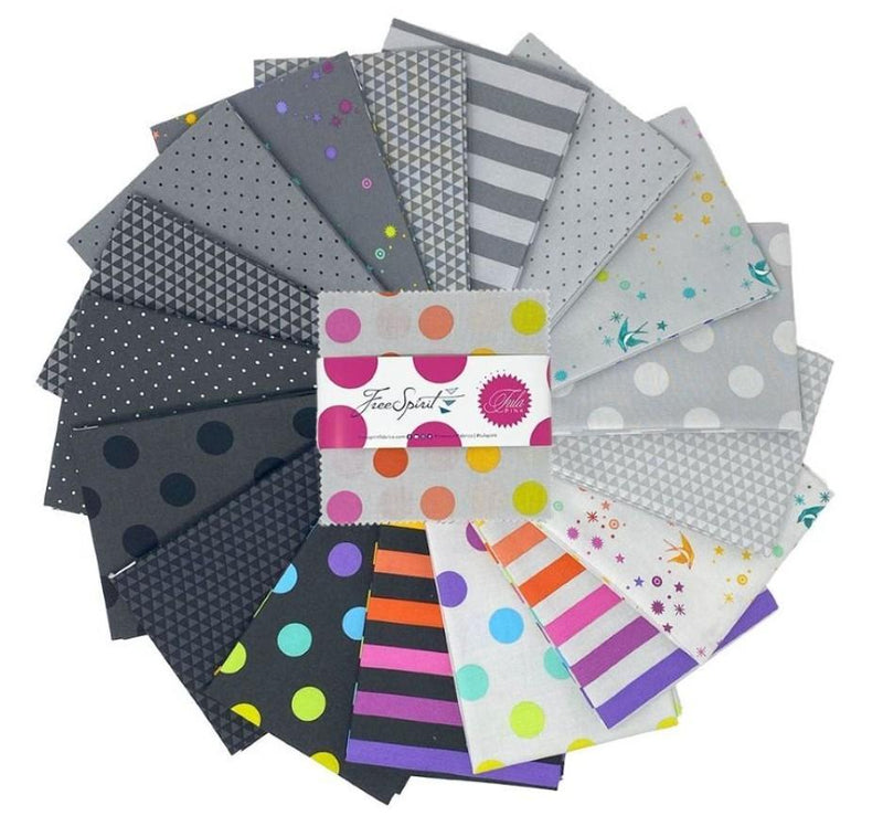 Graywork - Tula Pink - Charm Pack - 5"x5" 42 pc FB6CPTP.GRAYWORK