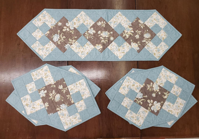 Honeybloom - SAMPLE - FINISHED Quilted & Bound - Tablerunner (41" x 13") & 4 Placemats (22" x 13")