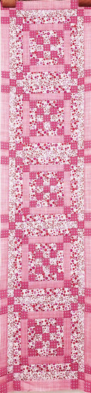 Love is in the Air - SAMPLE - Pieced Top - Tablerunner 13" x 53" (incl binding)