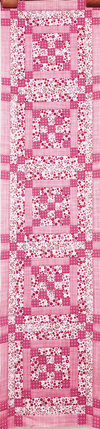 Love is in the Air - SAMPLE - Pieced Top - Tablerunner 13" x 53" (incl binding)